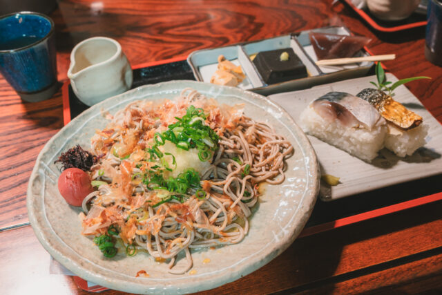 美味しいお食事もツーリングの楽しみのひとつ ※写真はイメージです