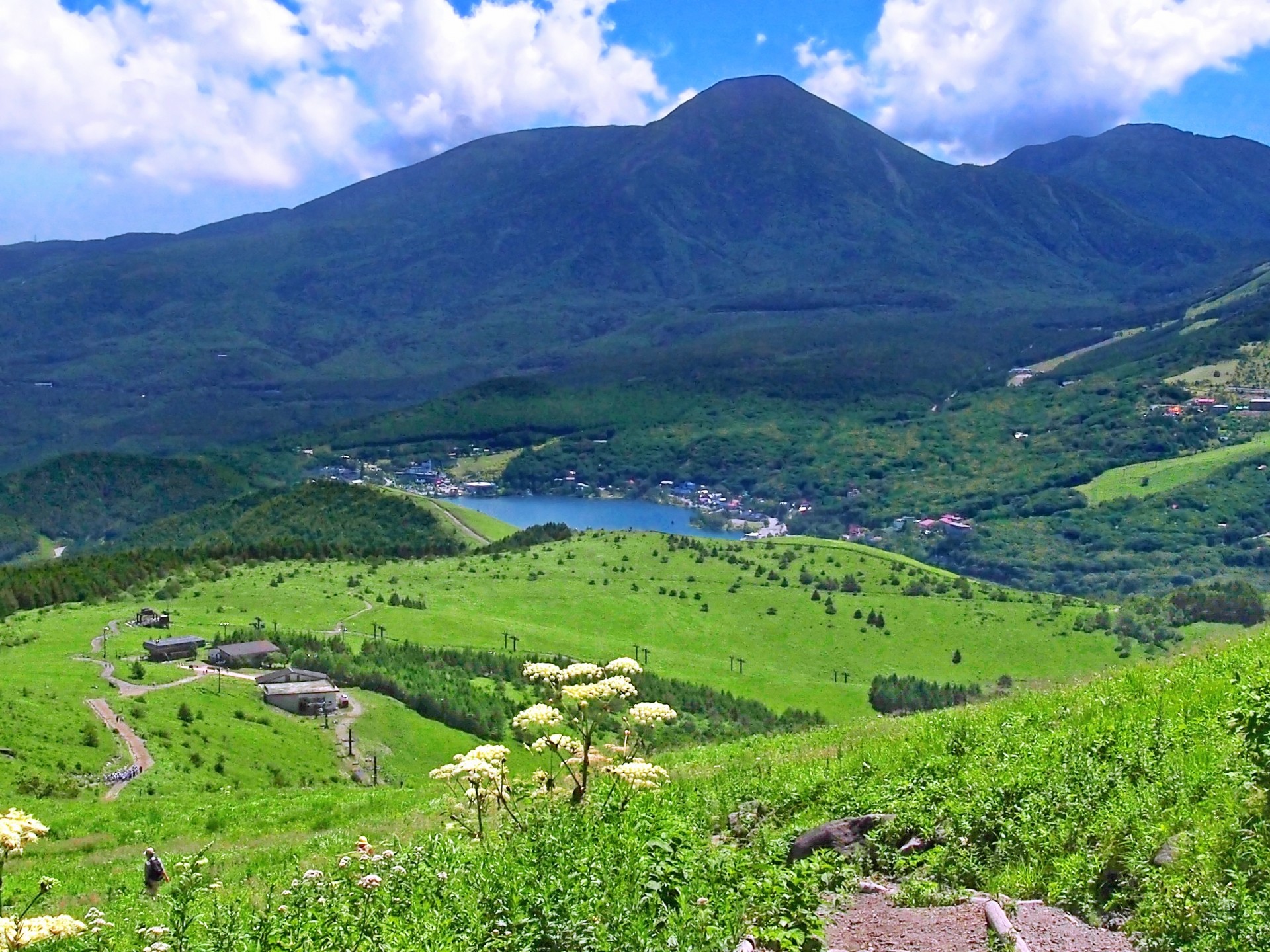 四季折々の自然が楽しめるリゾート地として人気の車山高原